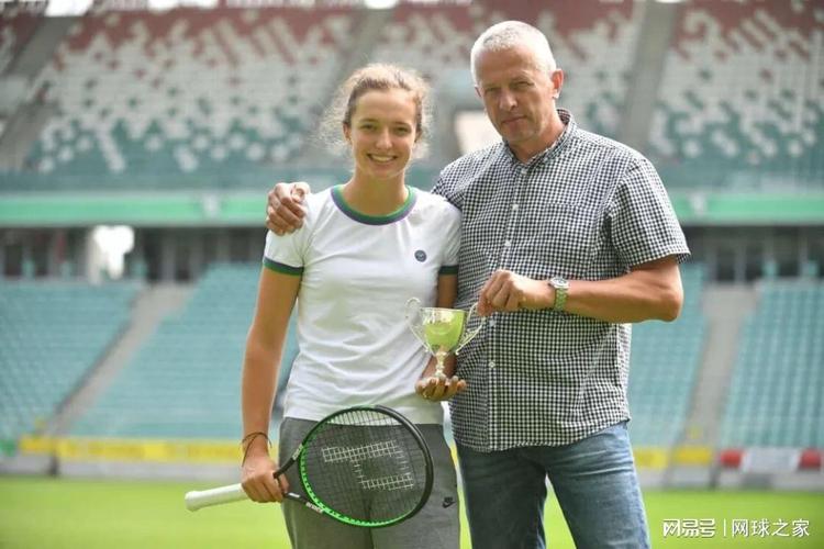 通过引入A 通过引入A